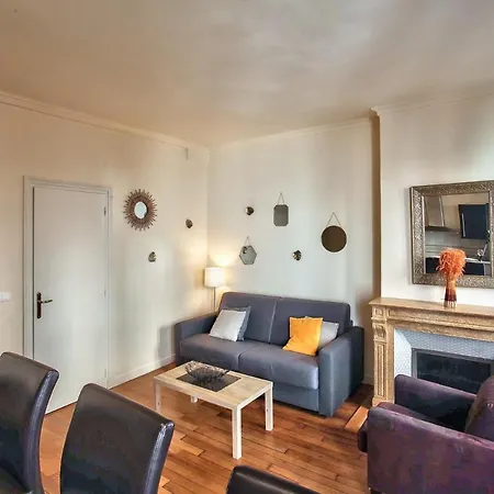 Tour Eiffel Sevres - Babylone 1 *